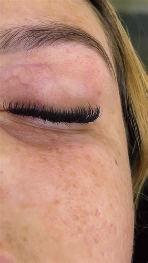 Foca nesse cílios de milhões! Eu sou Celymacedoo Estilista em cilios transformo olhares em artes! 🧚🏻🧚🏻