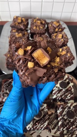 #fyp #crunchie #brownie #chocolatey #baking #chocolatebrownie #yummy #fypツ #BeRightBackWorld #orderyoursnow