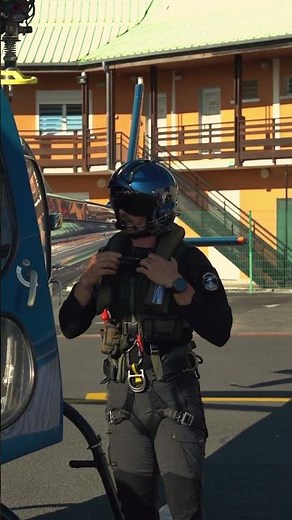 Suis les gendarmes mobiles en mission à #Mayotte pour une journée #gendarmerie #gendarme #militaire