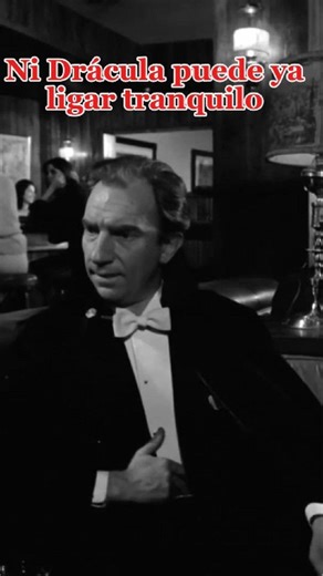 FlixOlé on Instagram: "😅 Fernando Fernán Gómez es el Drácula más desgraciado de la historia en 'Un vampiro para dos'. Sopas de ajo para cenar y fracasos amorosos de postre."