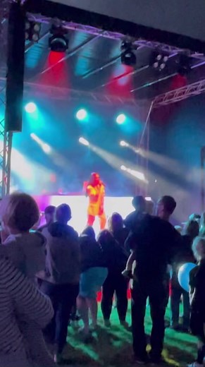 mój pierwszy koncert to był TOTALNY SZTOS 🥳 nie mogę się doczekać kolejnego 🤍