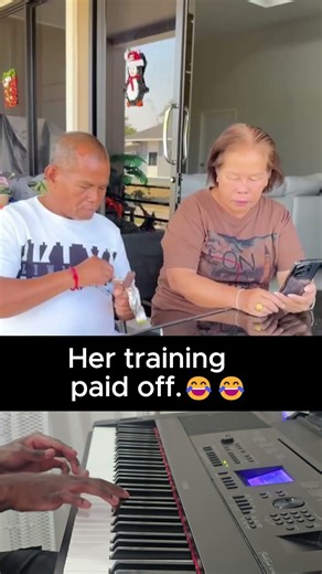She has fast hands.😂 #piano #memes #funny #shorts #viral #usa