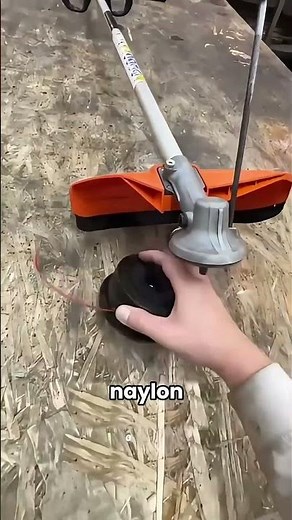 Bu Esnek Tel Çimleri Nasıl Kesiyor?