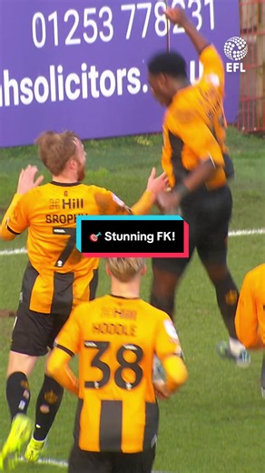 Stunning Free Kick That Kisses the Post