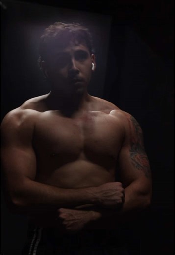 Average Miami Dolphins Fan Brandon Cortez hits chest and biceps at Top Gym. Got some great shots! Fresh content by @Brandon Cortez dropping soon! #956gymcult #fitaf #americanmuscles #gymcrushadvice #nattydaddy