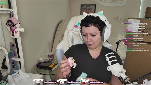 Vanilla Gets Her First LOL Doll on Twitch