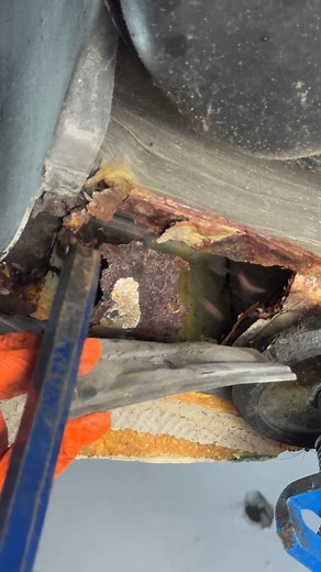 How can we fix this hole? #Rust #BMW | Marius RBE