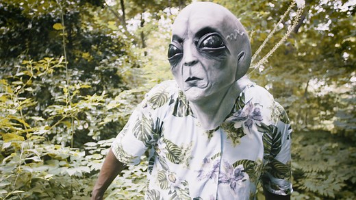 An expert alien hunter told us what to do if we ever meet ET