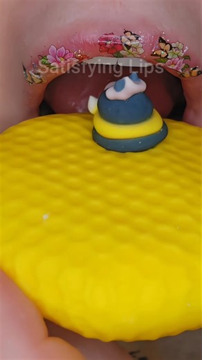 ASMR Satisfying Eating! Happy Easter 🐣 #asmr #easter #satisfyinglips