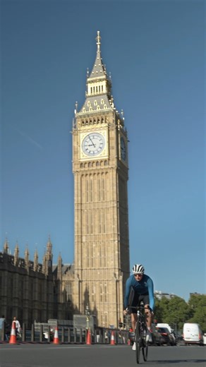 🚴‍♂️ London streets, powered by iGPSPORT. With Binavi bike computer and SRmini tail light, every ride is smarter, safer, and smoother — even in the heart of the city. #RideLondon #iGPSPORT #Binavi #SRmini #CyclingCity #RideSmart #CyclingTech #bike #cycling #cyclingstyle #bikesafety | iGPSPORT-Global