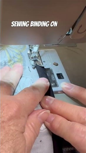 Sewing Binding #binding #bind #quilted #sewing #fabric #sewingtips #quilt #sewingprojects #shorts
