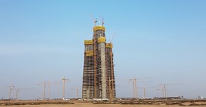 world's tallest building, jeddah tower, resumes construction for 2028 completion