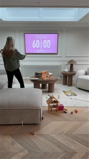 Jodie Smith on Instagram: "One hour kitchen reset 🧼🫧 I always see people using these countdown timers for cleaning but have never tried one until today… honestly, I felt so productive and didn’t end up stopping midway for my usual doom scrolling session - would recommend! Just type “one hour timer” into YouTube and get cleaning my friends 🧽 #reset #cleaning #cleaningreset #homecleaning #cleanhome"