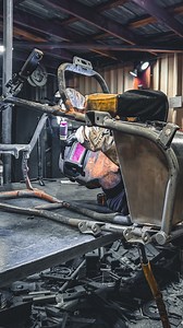 @frdynamicss stackin dimes on the 421 frame Fixed a bunch of rough spots and some small holes in the frame and welded up some mounts for our @BareBonezPerformance custom fuel tank and @ehs_racing radiator. #zonaprep | Scootin Skittle