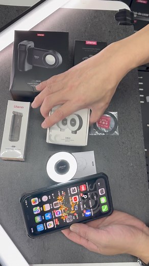 【BOSS推新品😲】 "Ulanzi LM-19" 磁吸補光燈~ 自拍超好用的強力補光燈~ 還可以雙色調整ㄛ! /更詳細的內容歡迎進到怪機絲的頻道觀看！/ — 想了解更多奇怪、神奇的設備嗎！馬上追蹤我們！ 每天都會不定時的上傳新資訊📌 千萬不要錯過嘍！😜 — Ulanzi優籃子 LM19手機Magsafe磁吸補光燈 奇摩：https://tw.bid.yahoo.com/item/101547728823 PC：https://www.pcstore.com.tw/winyedaggs/M87034762.htm 露天：https://www.ruten.com.tw/item/show?22417383853297 — 歡迎訂閱分享按讚 怪機絲頻道！ YouTube：WINYEDA 怪機絲Ggs FB：怪機絲Ggs-攝錄影直播器材達人 TikTok：boss_ggs_s IG：boss_ggs_s #BOSS推新品 #優籃子 #ulanzi #LM19 #怪機絲 #ggs #影業達 #winyeda #boss #攝影設備 #直播器材 #直播 #攝影 #奇奇怪怪 #神神奇奇 #