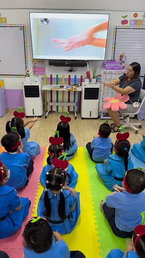 Handwashing song 🧼🫧🤲 | Kindergarten #kindergartenteacher | Teacher Carla