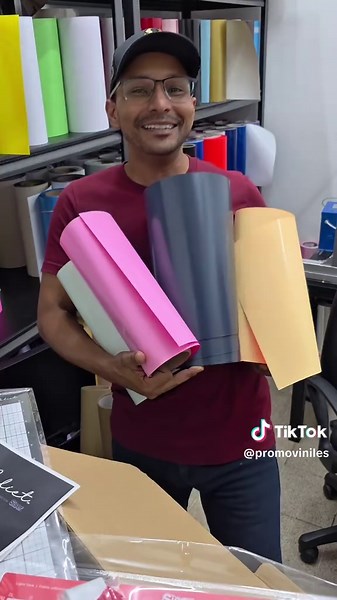 🎬 ¡Atención, crafter! No te vayas sin ver el final porque los bloopers están buenísimos 🤣🔥 Hoy te presentamos el Siser Juliet Plus Pack 💕 ¿Quieres ver cuál es el ideal para ti? Quédate hasta el final y ríete con nosotros @siseramericalatina #PromoViniles #Panamá #CraftersPanamá #BloopersAlFinal