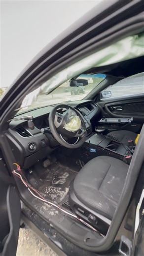 Erika & Pocho | Expertos en subastas de autos 🚘 on Instagram: "¿Sabías que en la subasta puedes comprar carros de policía? 🚓👀 Comenta SUBASTA y con nuestro ABC 2.0 aprende paso a paso a identificar y aprovechar oportunidades como esta. #Copart #Subastas #MapaBroker"