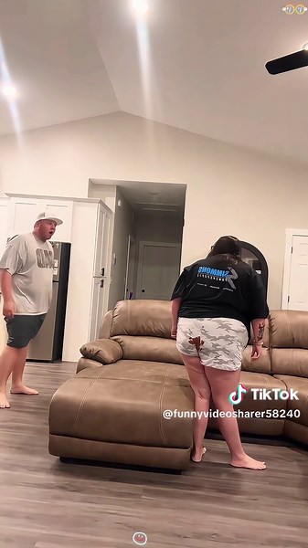 Nutella on my pants prank 😱😂#haha #funnyvideos #fyp #usa #funnyprank #prank #couple #coupleprank