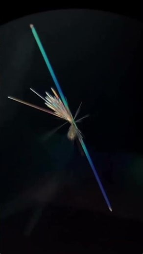 𝐂𝐡𝐞𝐦𝐢𝐬𝐭𝐫𝐲 𝐢𝐧 𝐀𝐜𝐭𝐢𝐨𝐧 — Crystals of C₅H₈NNaO₄ forming out from drops of solution.