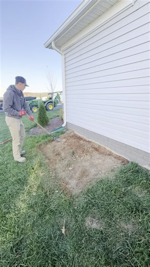 Austin & Landon Lunsford on Instagram: "Check out this garbage can storage pad that we recently completed for one of our clients. We used Cambridge pavers on this 4’ x 6’ job. Need something like this done for your home? Give us a call! #lunsfordoutdoorinnovations #hardscaping"