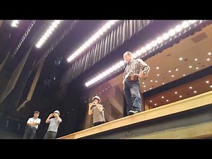 舞台裏探検 奈落の底へ