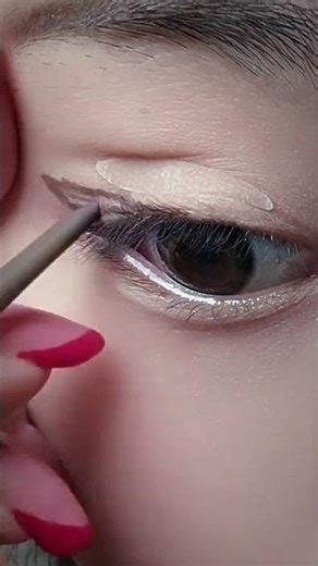 Bad Girl Lookbook: How to Be a Good Girl with Makeup