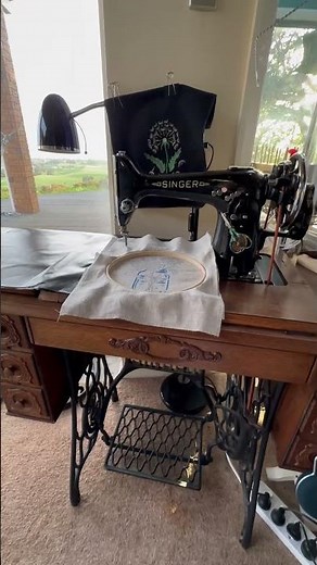 Free Motion Embroidery on my 1949 Singer 201k vintage treadle sewing machine #VSM