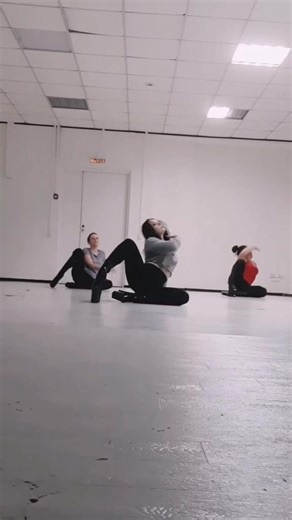 Выучили за 40 минут в группе #strip 😻😻😻 #dance #танцы #школатанцев #тэкари #АлисаЛайт