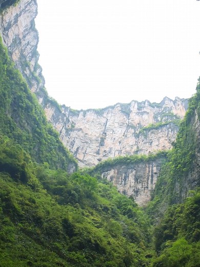 The Largest and Deepest Sinkhole in the World: Xiaozhai Tiankeng Fengjie China #historicaltidbits The Heavenly Pit, also known as Xiaozhai Tiankeng, is a breathtaking natural wonder located in China. This massive sinkhole, renowned as the deepest in the world, is a testament to the incredible power of geological forces. Formed over millions of years through the process of karst erosion, the Heavenly Pit is a result of the dissolution of limestone by water. This gradual process created a vast, ve