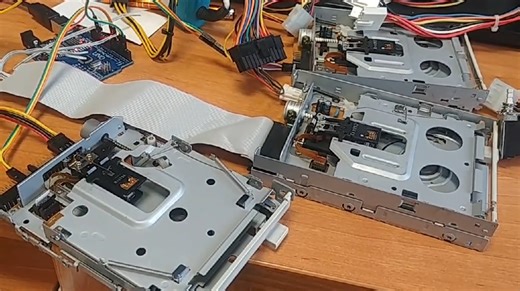 [TYTEK] Zabawy z Arduino, grające stacje dyskietek 🙂 Wkrótce ciekawy artykuł jak współczesna elektronika typu: arduino czy raspberry pi uzupełnia stary retro sprzęt. | RETURNownia