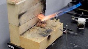 オリジナルデザインでつくるリングのワークショップ。世界に一つだけのデザインで、素材から作り上げていきます。はじめて金属の加工をされる方でも、専門のスタッフと一緒に綺麗に仕上げることができます。 . 7,560円（材料費込み） . https://makers-base.com/tokyo/event/?type=workshop . 毎週土日の10/13/16/19時からスタート（2時間半の開催） ＊平日の開催もご用意しております ＊2ヶ月先までご予約を承ることができます ＊2名以上のご参加であれば、別途日程を設けることができます . 〒152-0031 東京都目黒区中根1-1-11 Makers’ Base Tokyo 東急東横線 都立大学駅より徒歩１分 TEL : 03-6421-1571 . #メイカーズベース #東京 #ワークショップ #リング #シルバー #真鍮 #好きなデザインで仕上げることができます #デザインの幅に制限はありません | メイカーズベース / Makers' Base