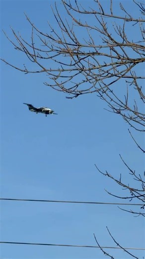 Beach King air 350 J landing at Indianapolis