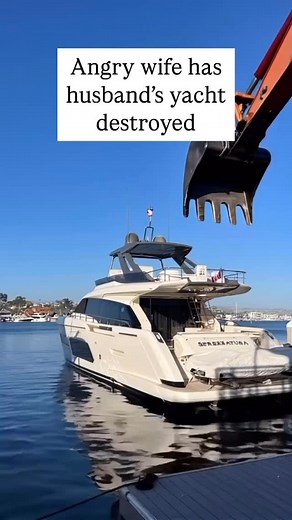 Follow @boatingmemes 👆🏼 #boatmeme #wakesurf #summer #lake #trick #watersports #giveaway #fyp #viral #trending #jetski #fun #funny #surf #wake #wakeboard #skimboard #boat #barrel #foil #foilboard #foiling #yacht | Boatingmeme