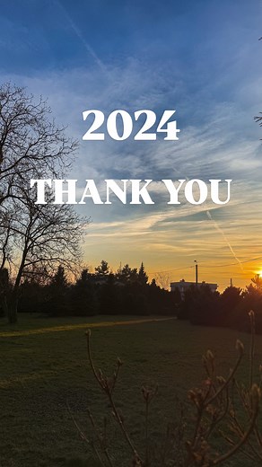 Totalny Remont • Wykończenie • Wnętrzarskie Inspiracje on Instagram: "2024 DZIĘKUJEMY! 🥹 Ten rok był ekspresowy – dosłownie przemknął jak torpeda 🚀 Był też pełen wyzwań i ogromu pracy, ale przede wszystkim wdzięczności za wszystko, co nam przyniósł. 2025 WITAMY! ✨ Czekamy z niecierpliwością na wszystkie wyzwania, radości i niespodzianki, które dla nas szykujesz. Dziękujemy, że jesteście z nami! ♥️ SZCZĘŚLIWEGO NOWEGO ROKU! 🥳 podsumowanie roku • 2024 recap • remont • remont domu • remont kostk