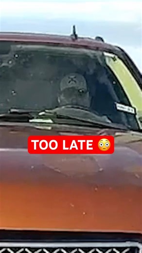Distracted driver 😐 #dashcam