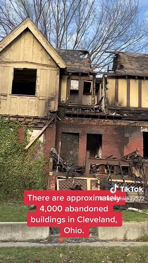 Exploring Abandoned Housing in East Cleveland, Ohio