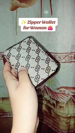 Space-Saving Zipper Wallet for Cards and Coins