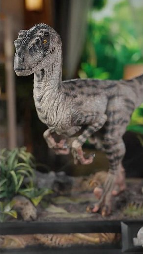 $1250 Jurassic Park Velociraptor Unboxing 🦖