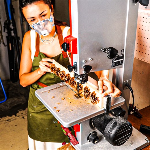 Del bosque a la moda 🌿 DIY Bolso de piñas 👜 | En modo Madera