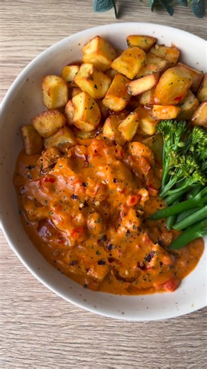 165K views · 7K reactions | Creamy Sweet Chilli Chicken . ⬇️ Recipe...