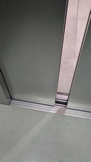 TK #lift #elevator at Dublin Airport T1 (100 Gates) #shorts