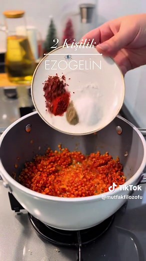 Ezogelin Çorbası Tarifi - Pratik İki Kişilik