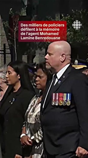 En images : des milliers de policiers défilent à Montréal à la mémoire de l’agent Benredouane