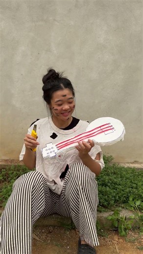 Tình yêu của người mẹ nghèo dù mệt mỏi vẫn luôn kiên cường 😢 GITAR #kindness #shorts #mother