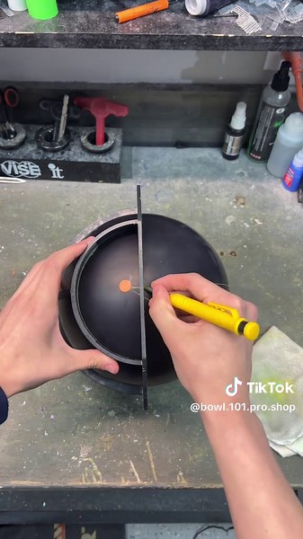 Laying Out a Hammer Bowling Raw at Bowl 101