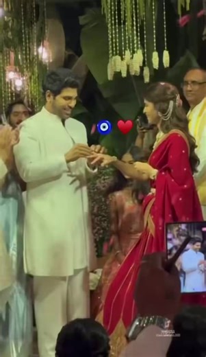 #AlluArjun reaction 😻❤ #allusirish engagement | Allu Arjun.Org