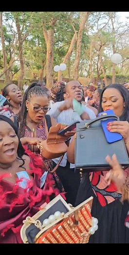 Akuchikazi achina kuvina pango wa JETU. MC George Adams umatha. | Ida Chicker Chabs