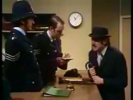 Monty Python - I Wish to Report a Burglary