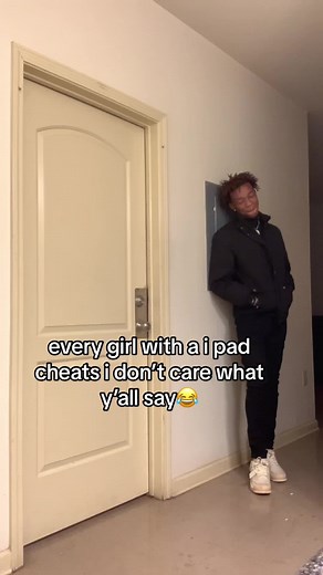 Decoding the Meaning of 'Rari' Slang: Explained by Dellygobrazy